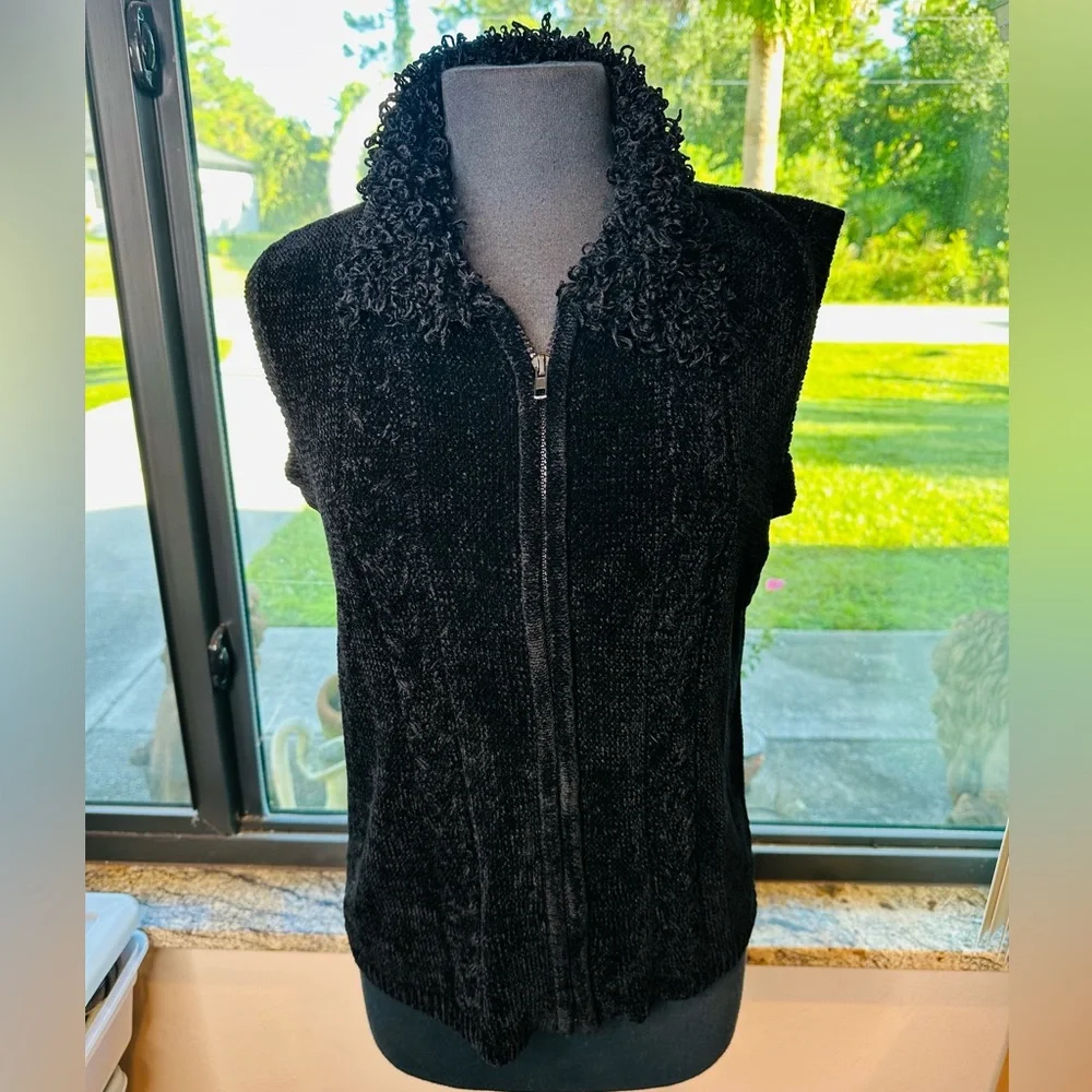 Vintage Lisa International Black Velour Sleeveless Zip-Up Vest Size Large
